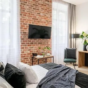 https://apartament24-stare-miasto-garbary.hotelswroclaw.com